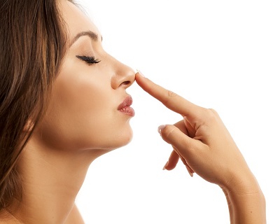 Remonter la pointe du nez sans chirurgie